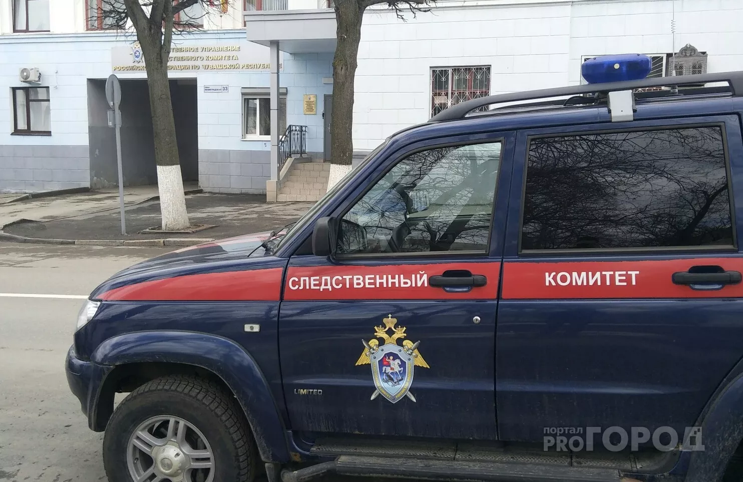 Фото к статье: Дебошир из Новочебоксарска отлупил пасынка, жену и пытался отобрать пистолет у полицейского