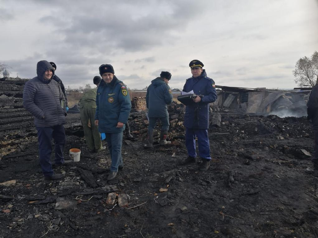 Прокуратура присоединилась к проверке по факту пожара в Батыревском районе: детей среди погибших нет