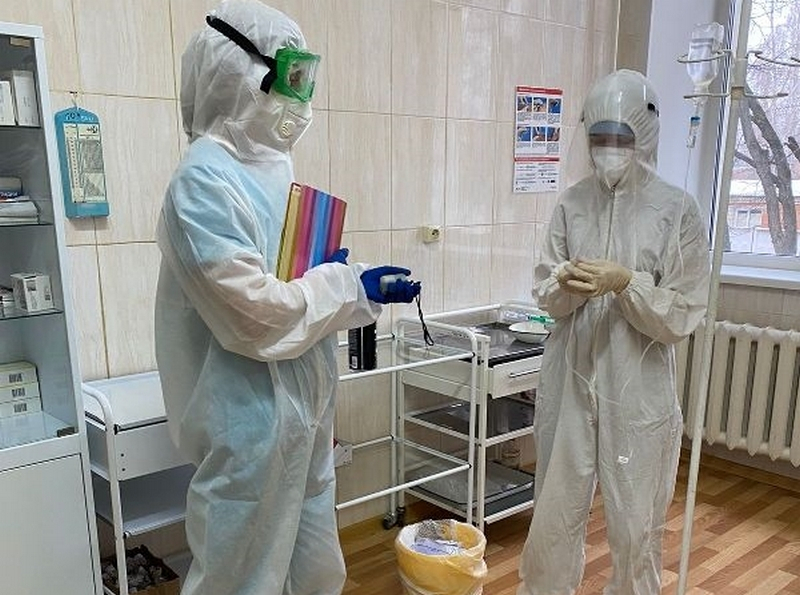 Медики ковидного госпиталя в Чувашии ночуют на работе: "Люди недооценивают серьезность ситуации"