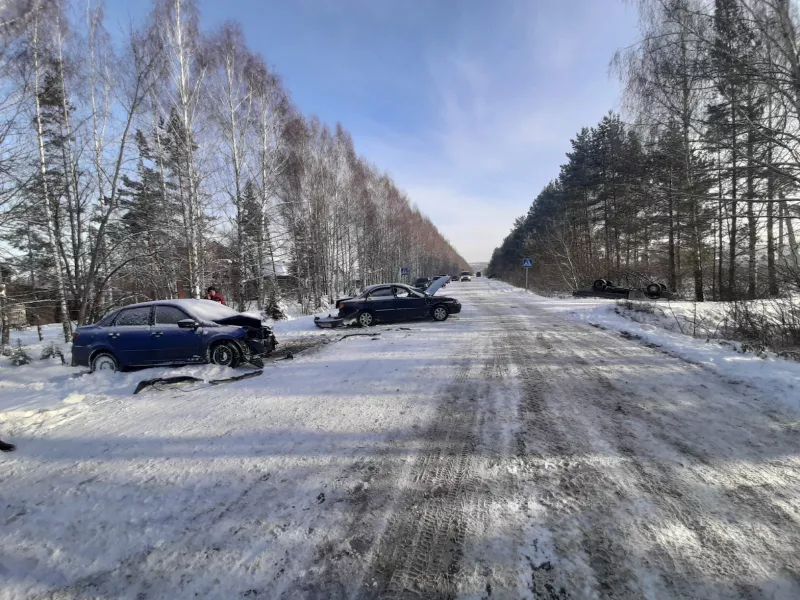 Фото к статье: Массовая авария в Чебоксарском районе: пострадали четыре человека, в том числе два подростка
