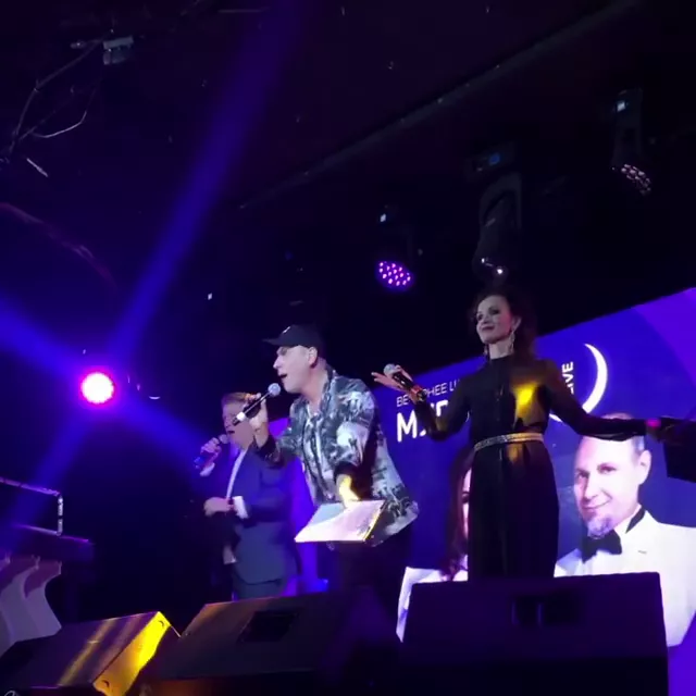 Фото к статье: Радиоведущие "Мурзилки Live" спели про ямы в Чебоксарах и про Путина: "...что не так - на нары"