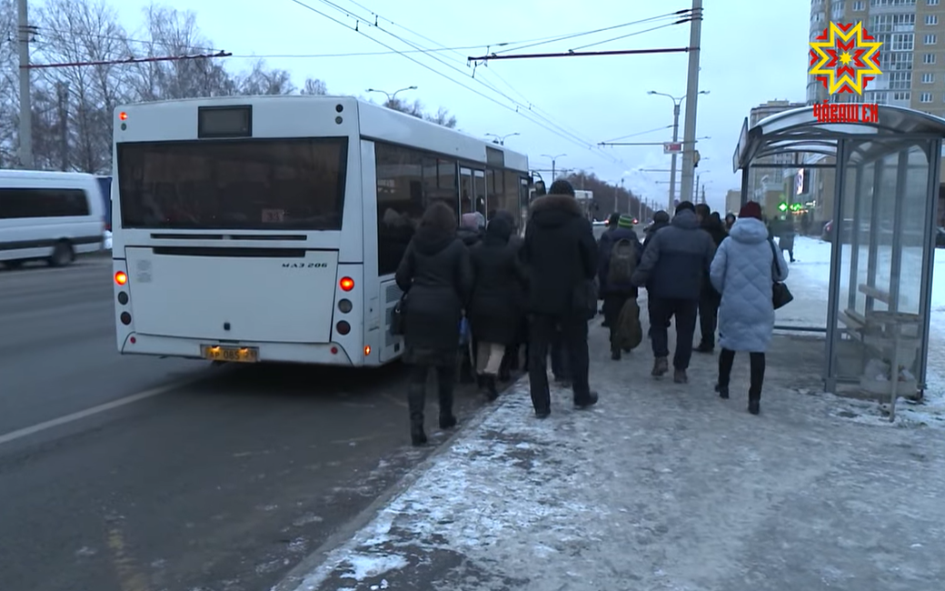 Жители Нового Города недовольны работой автобусов, а водители винят пробки