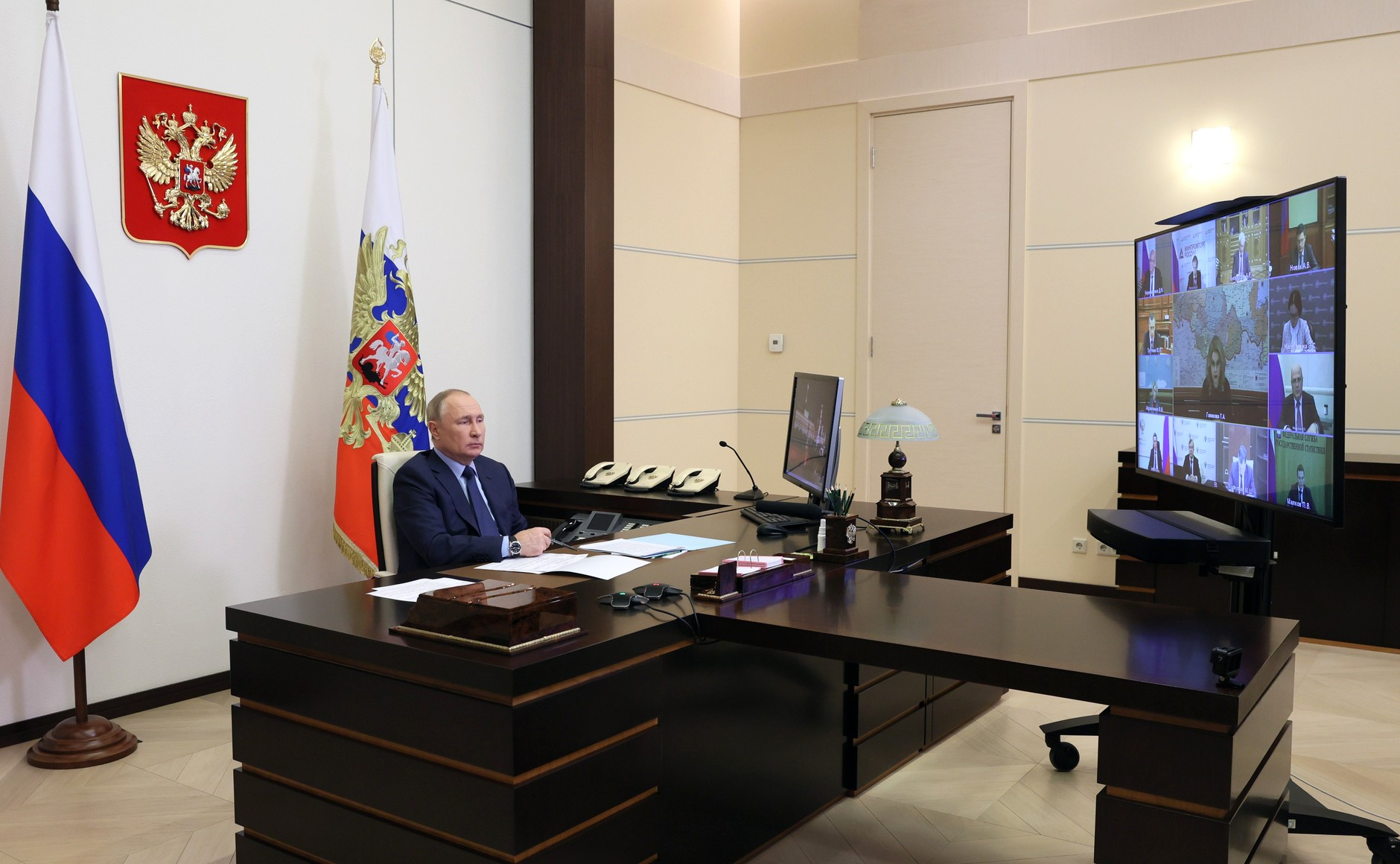 Путин предложил увеличить прожиточный минимум на одну тысячу рублей