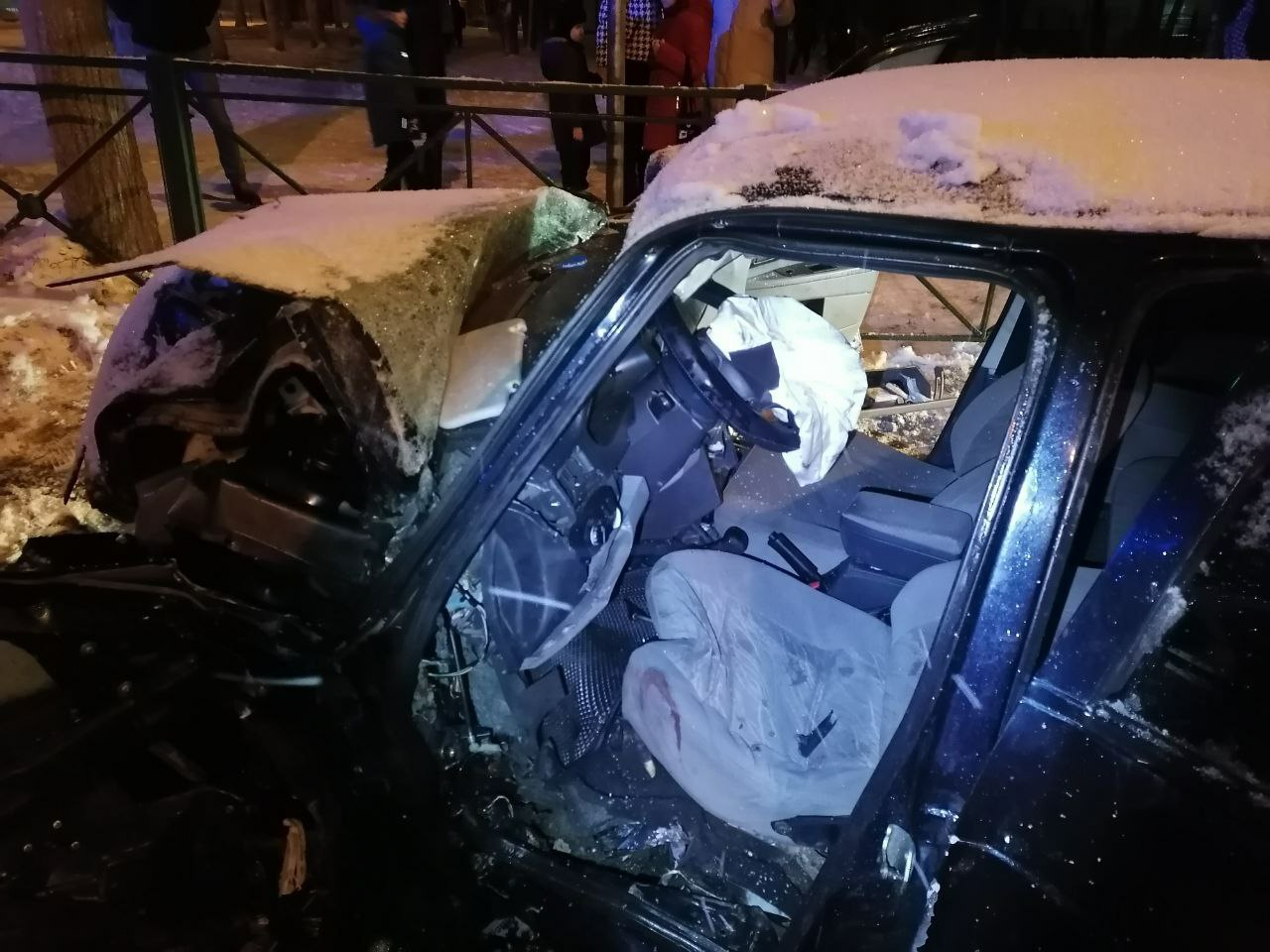 Появились подробности ДТП в Чебоксарах, при котором водителя “Приоры” зажало в салоне автомобиля
