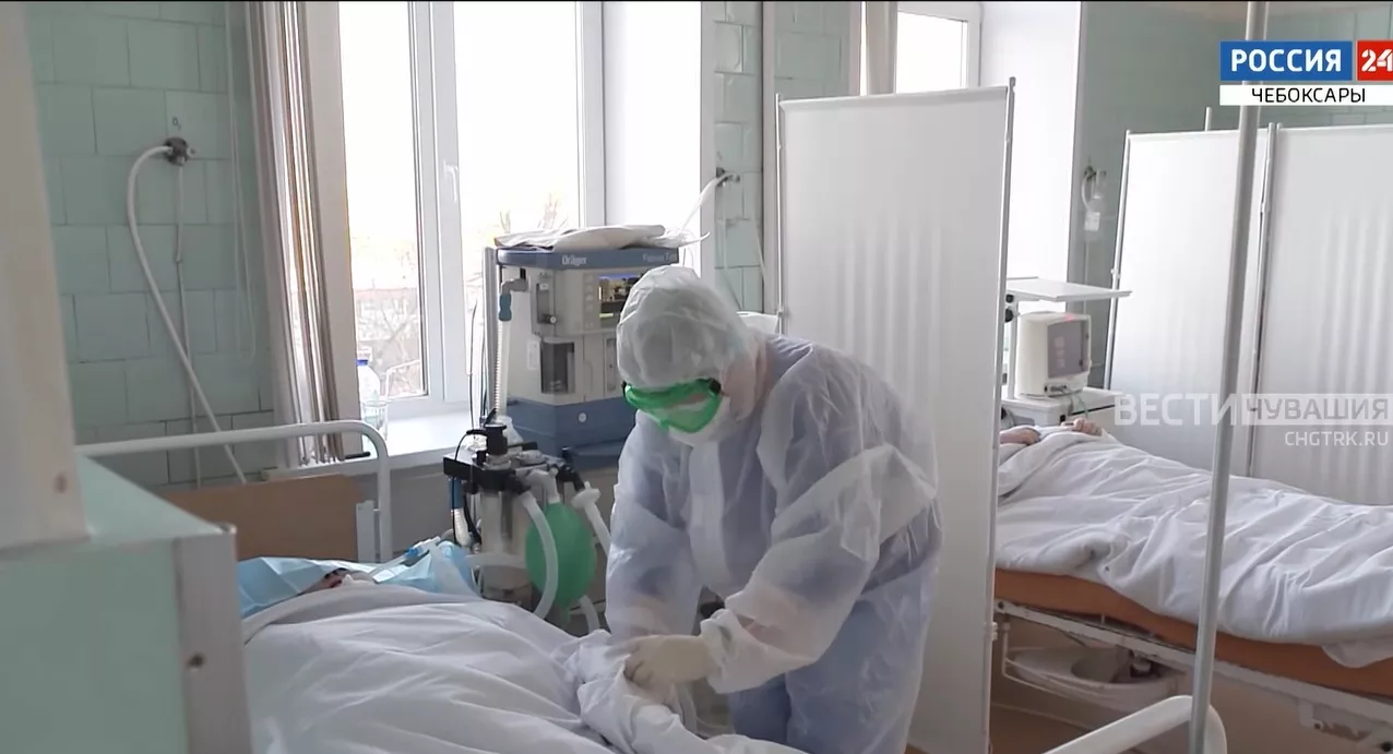 Фото к статье: Болеть коронавирусом в Чувашии стали меньше, но умирают по-прежнему десятки