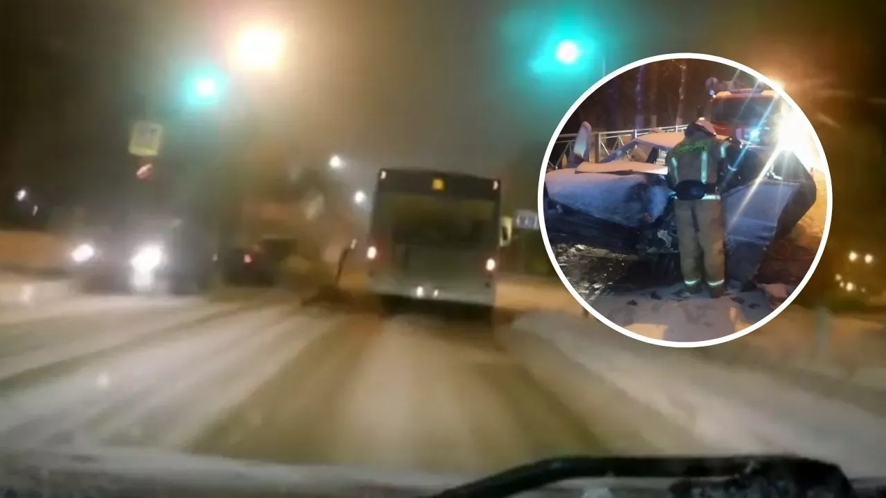 Фото к статье: Детали субботнего ДТП в Чебоксарах: "Приора" влетела в автобус с пассажирами