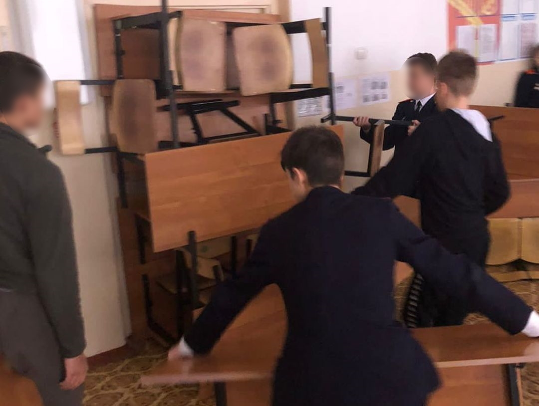 Новочебоксарских школьников учат баррикадироваться в классах от террористов