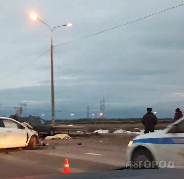 На выезде из Новочебоксарска смертельная авария: погибли два человека