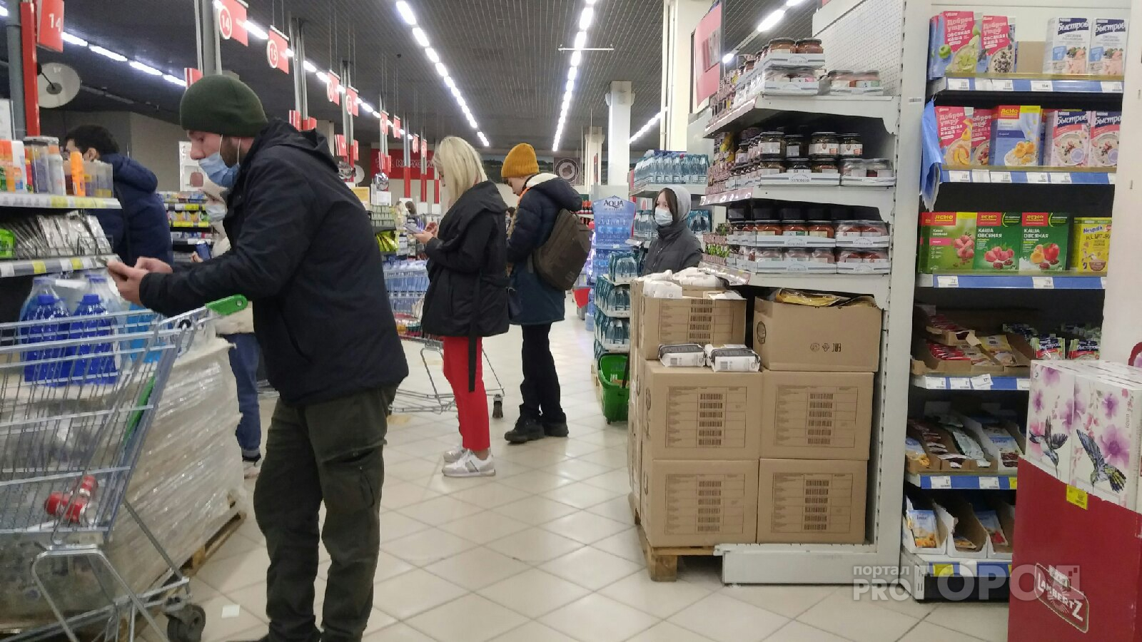 Николаев рассмотрит возможность допуска в супермаркеты по QR-кодам