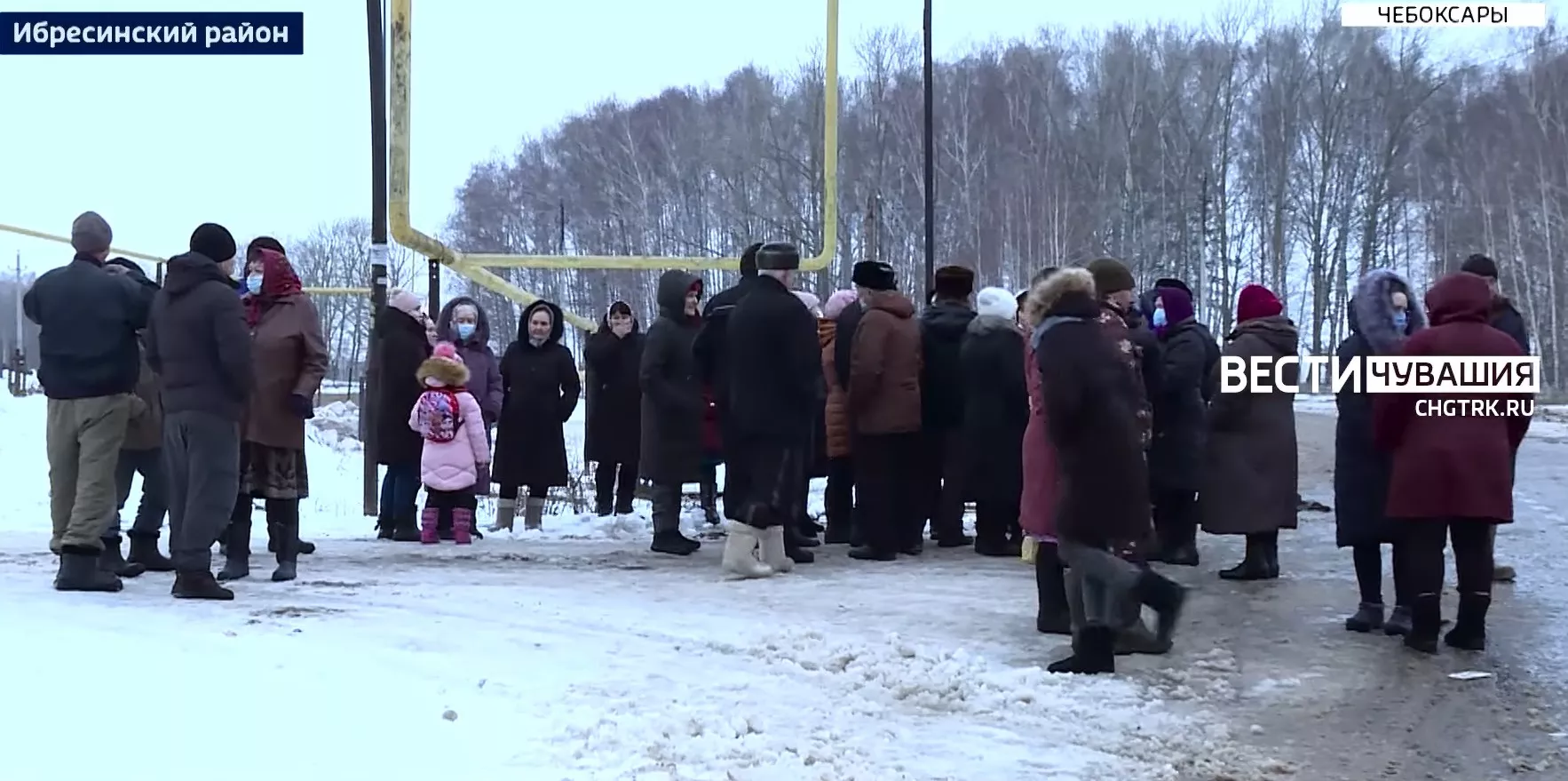 Фото к статье: Жители небольшой чувашской деревни записали видеопетицию: с весны к ним не ходят автобусы