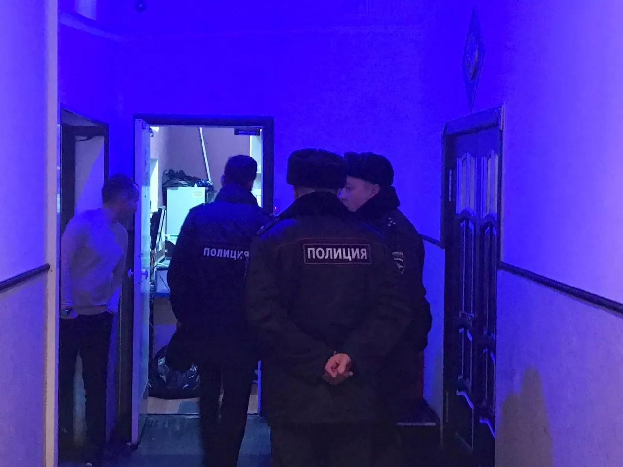 Фото к статье: В Чувашии оперативники накрыли два подпольных салона за один день