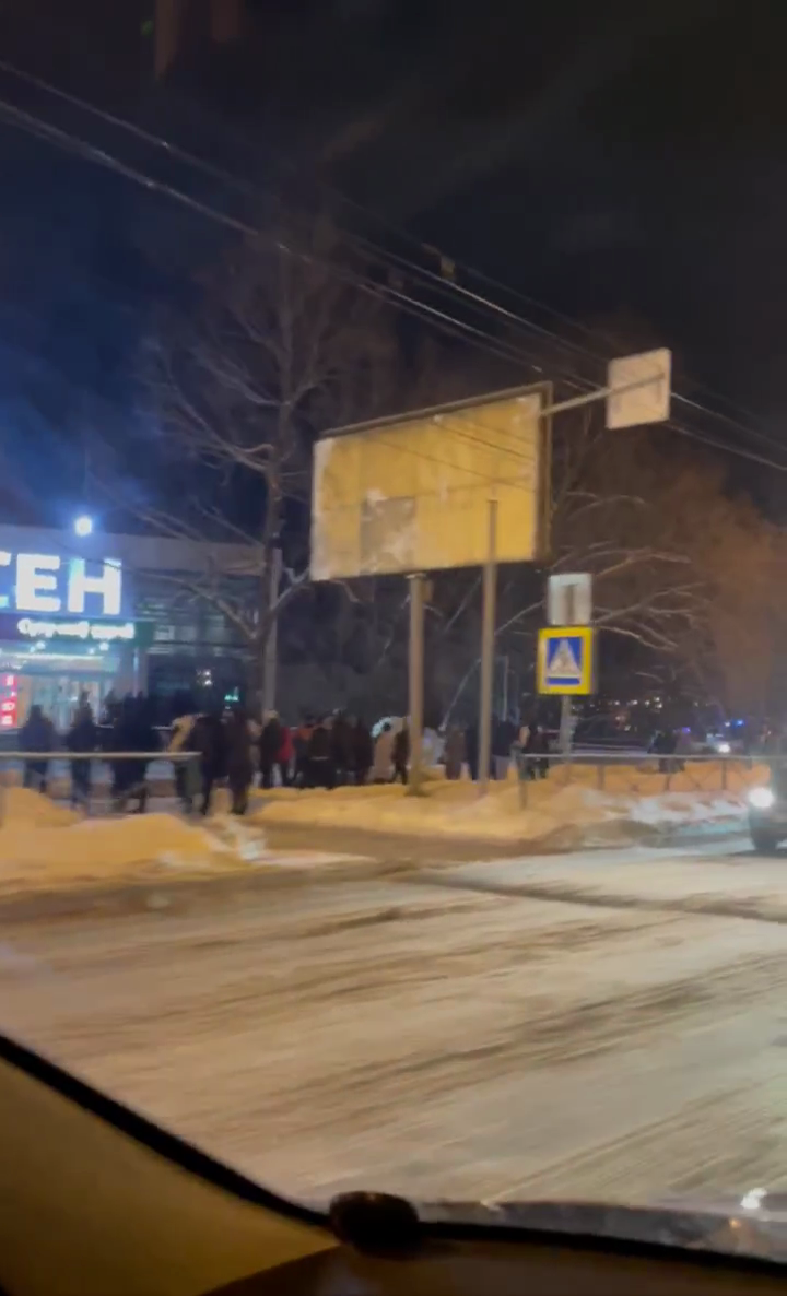 В Новочебоксарске эвакуировали и оцепили крупный торговый центр
