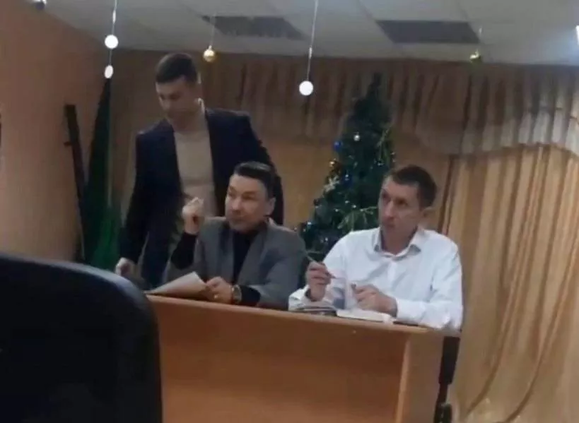 Фото к статье: Власти Чувашии хотят ликвидировать все районы, но депутаты одного из них проголосовали против реформы Олега Николаева