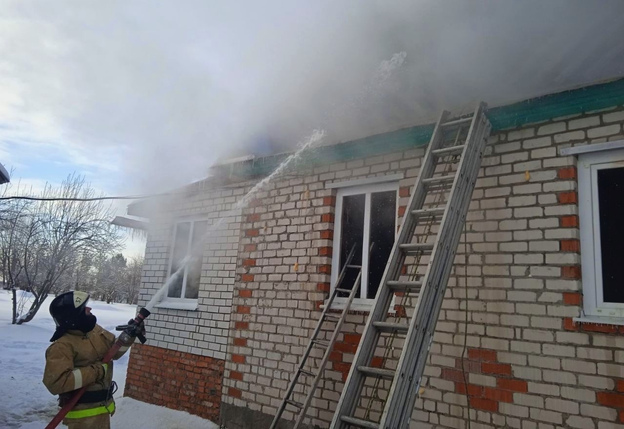В доме 20-летнего жителя Моргаушского района случился пожар: есть пострадавший