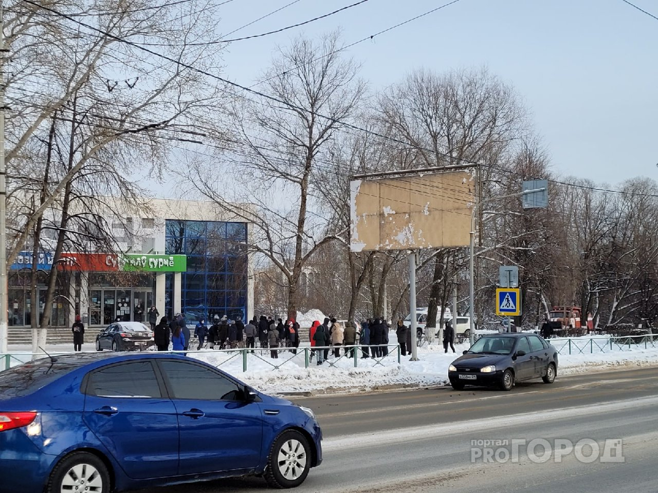 В Новочебоксарске экстренно эвакуировали торговый центр