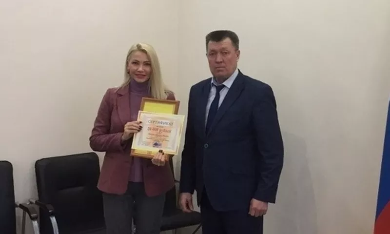 Фото к статье: Чище всех Чебоксары убирают женщины: в городе выбрали лучших дворников