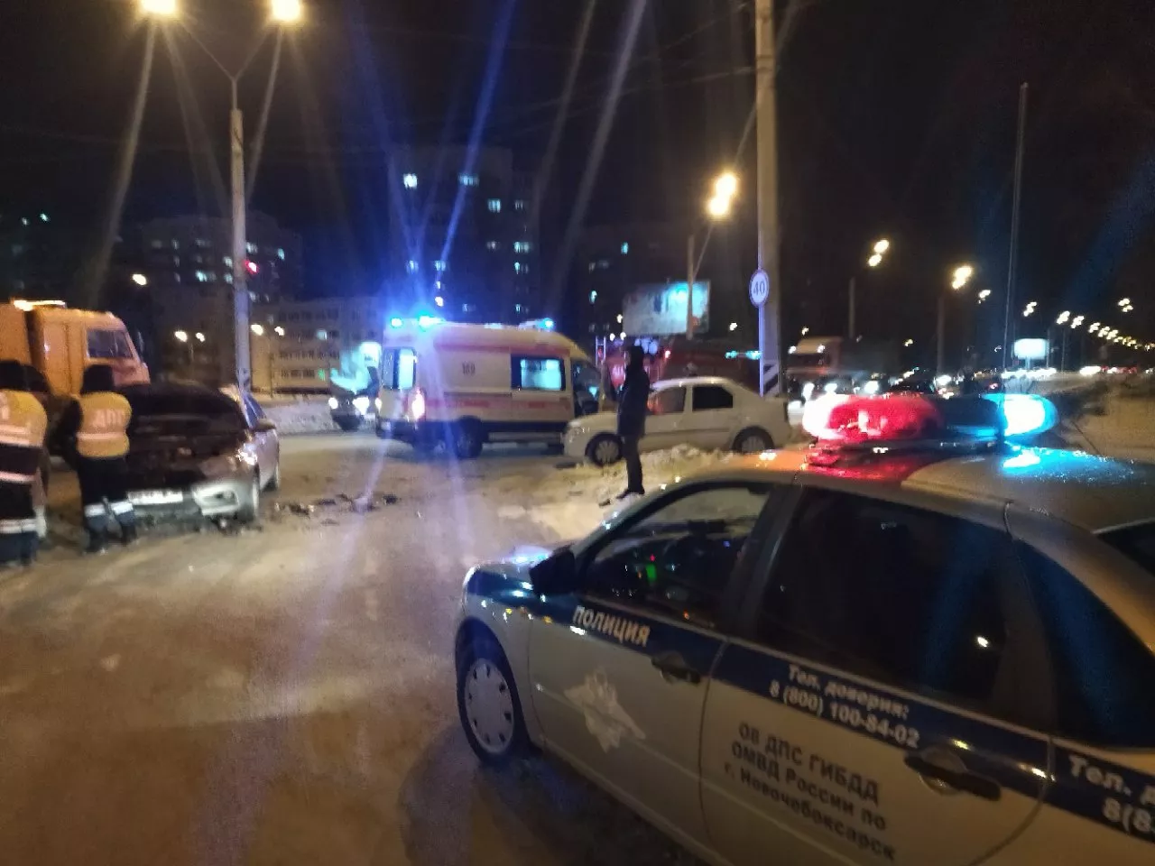 Фото к статье: Авария с пострадавшими в Новочебоксарске: женщину зажало в машине