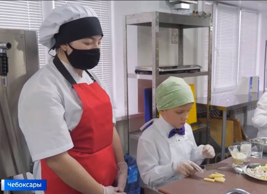 Школьники из Чебоксар победили в кулинарном конкурсе, приготовив любимое блюдо князя Александра Невского
