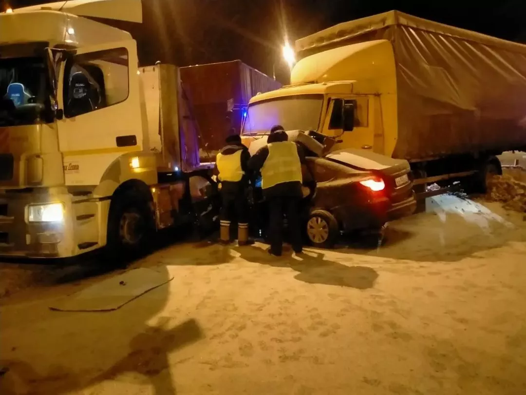 Фото к статье: В Ядринском районе в аварии погибли три человека, в том числе ребенок