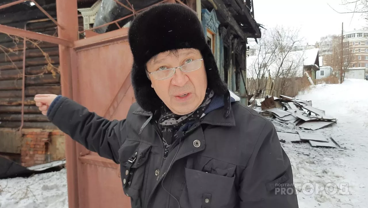 Фото к статье: Хозяин сгоревшего дома в Замамье: "Я понимаю, идет война, им интересно это место"