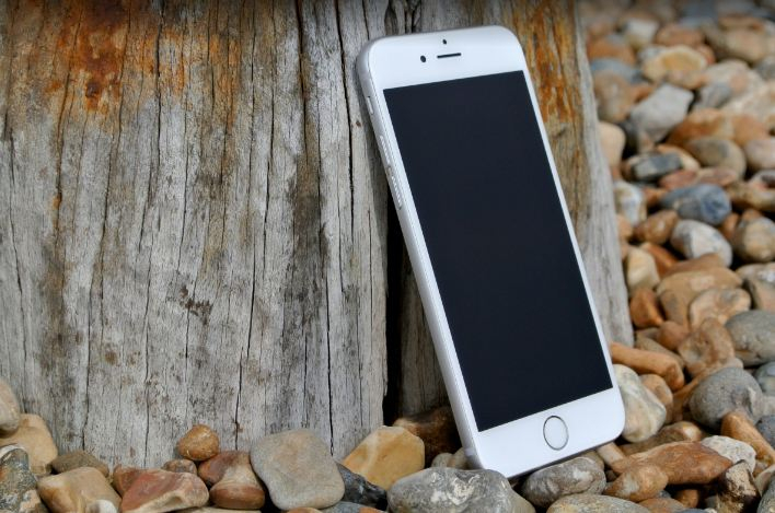 Уже не SMART: эксперты рассказывают о пяти признаках того, что смартфон устарел