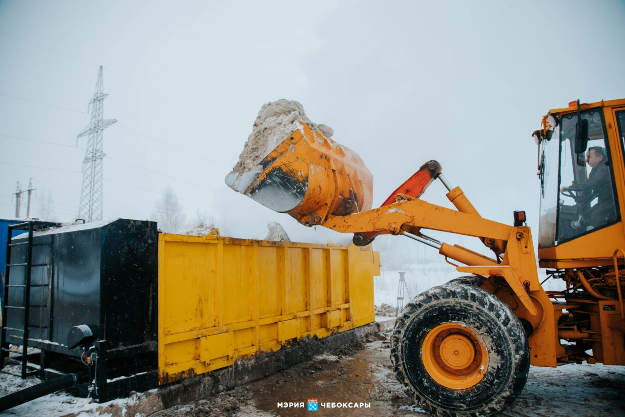 Как обстоят дела с вывозом снега в Чебоксарах: куда возят и что там делают
