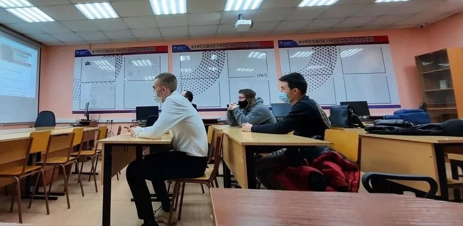 Фото к статье: В трех вузах Чувашии решили перевести студентов на дистанционку