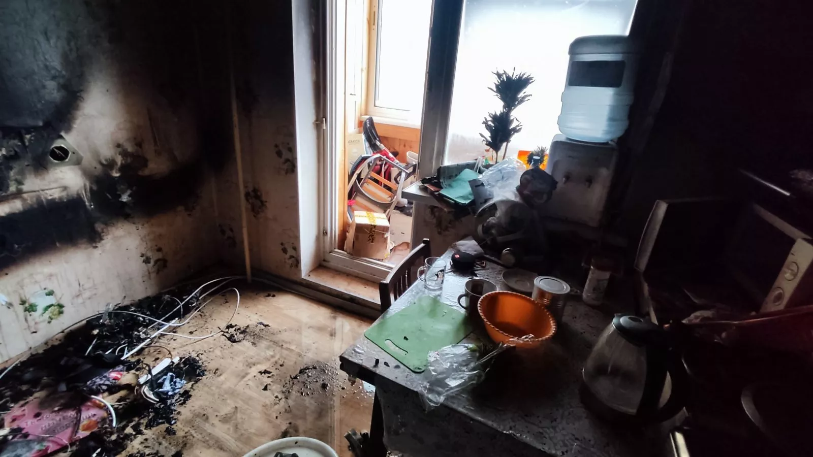Фото к статье: В Чебоксарах во время пожара в квартире пострадал 11-летний мальчик