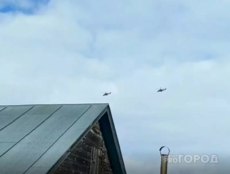 Фото к статье: В небе над Батыревским районом заметили военные вертолеты