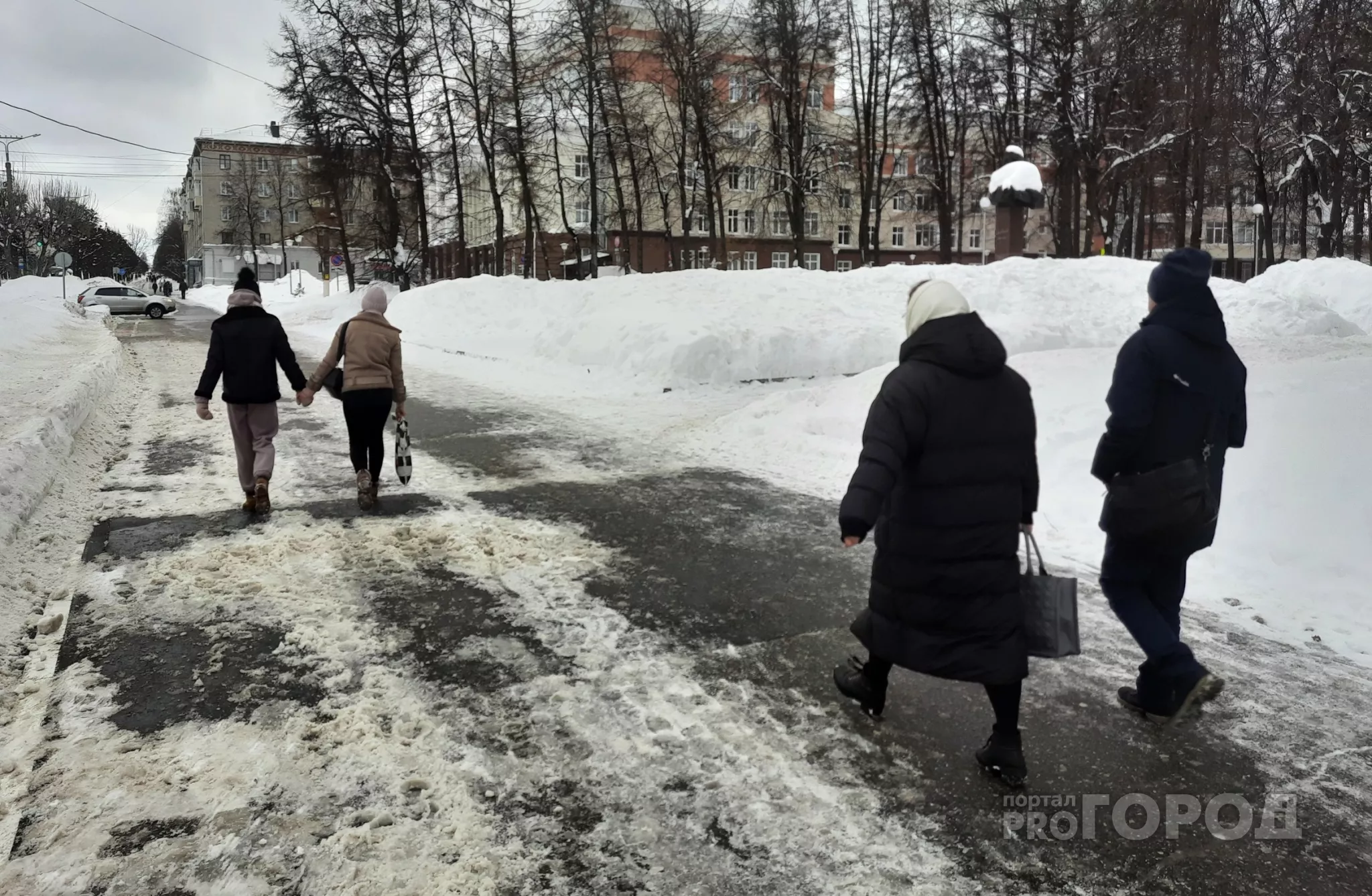 Фото к статье: В Чувашии проведут опрос за полмиллиона рублей о переходе в другую часовую зону