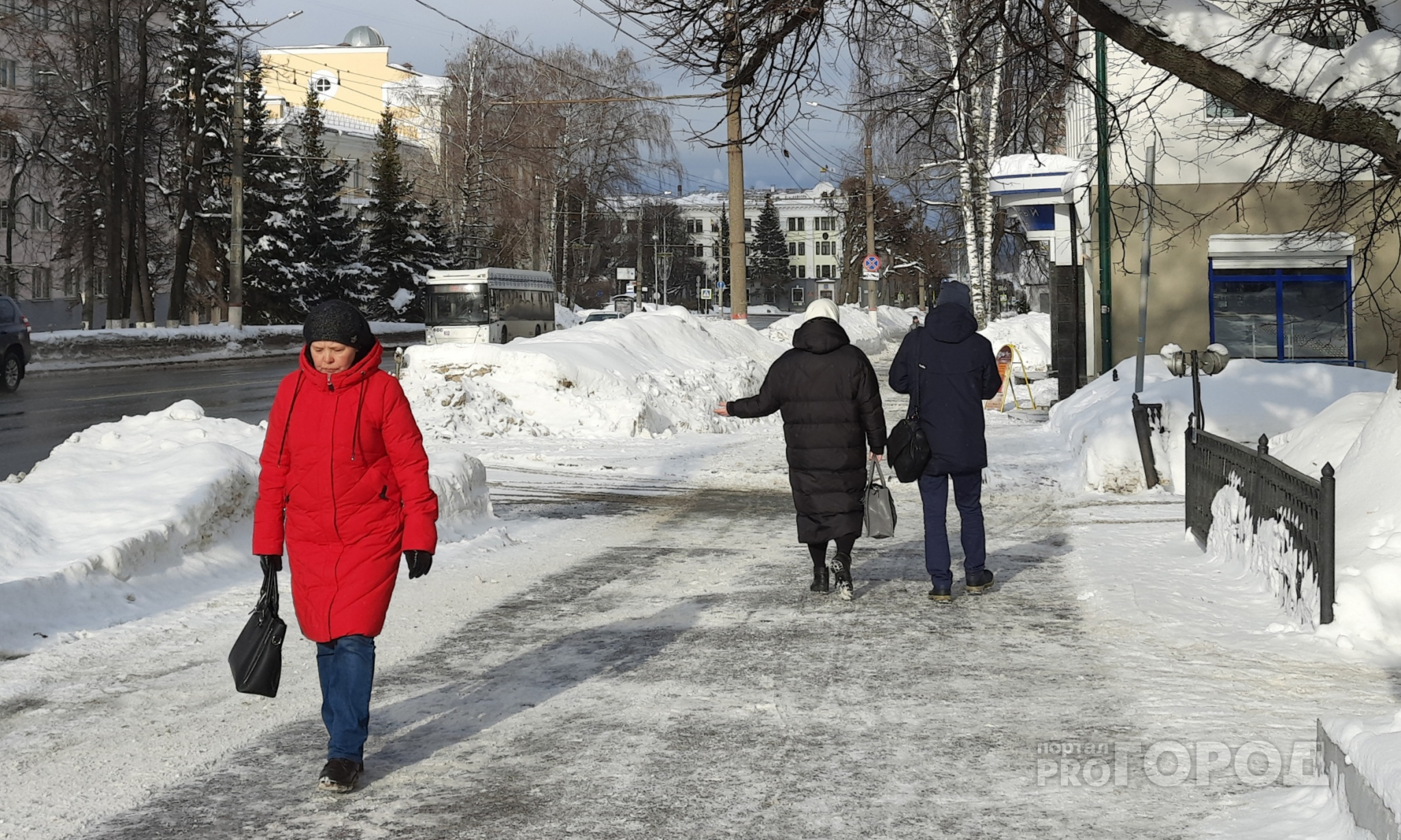 Когда потеплеет в чувашии 2024 май. Снежная 8. Снег в Чувашии сегодня. Снег и дети Чувашии.