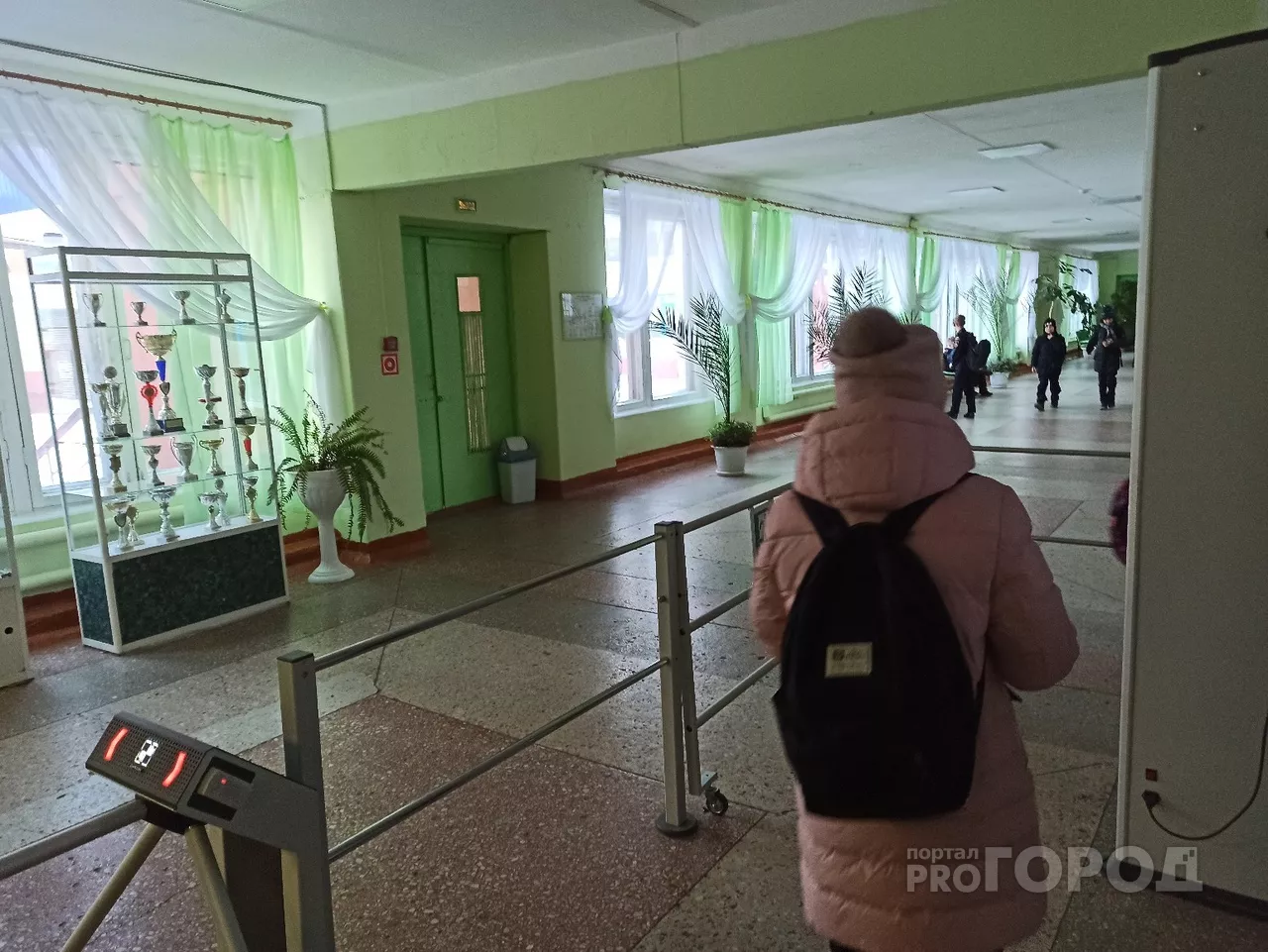 Фото к статье: В Чувашии отменяют дистант для школьников