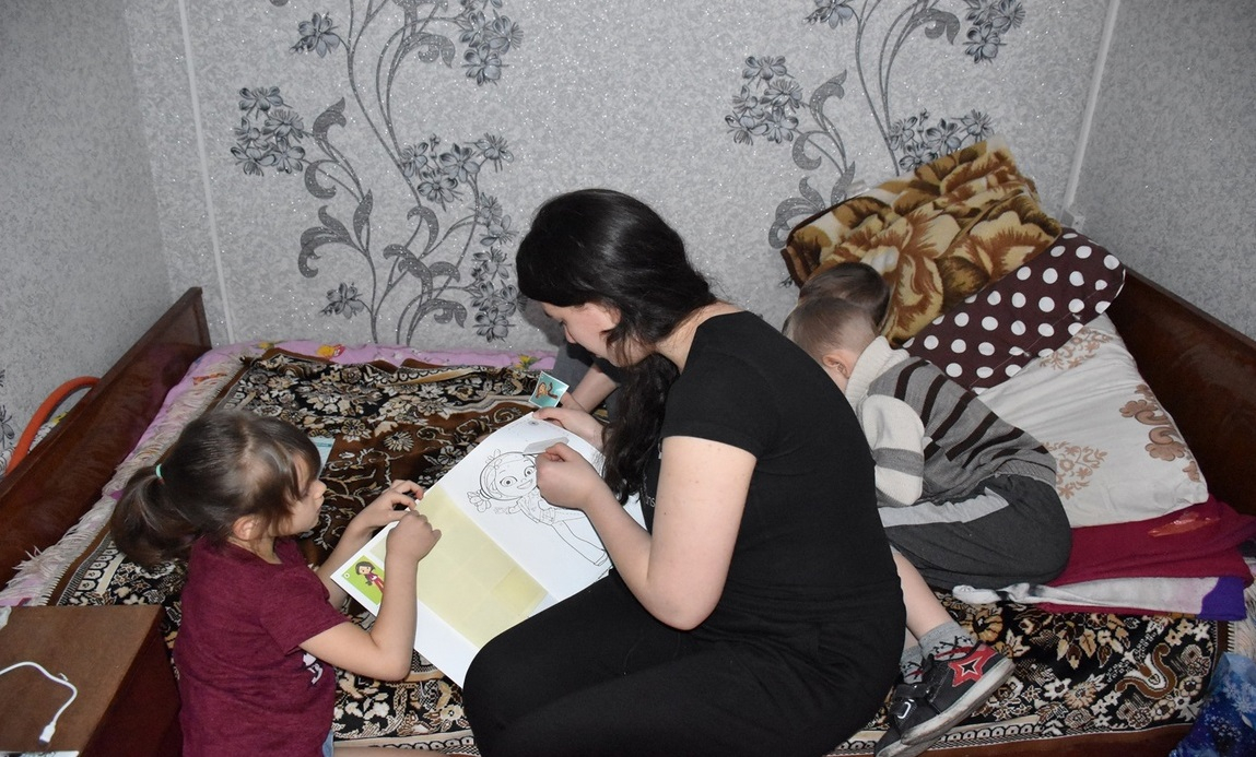 В Шумерле приняли первую семью из Донбасса: для них собирают вещи и продукты