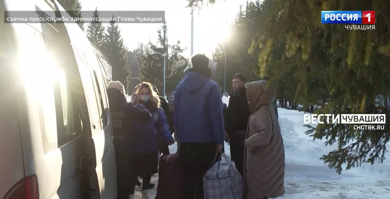 Фото к статье: В Чувашию начали своим ходом приезжать жители Донбасса