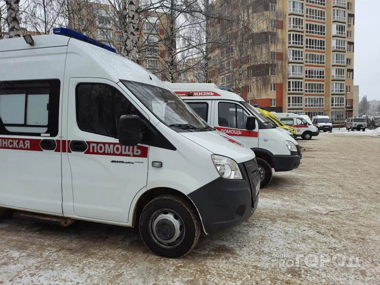 Фото к статье: Новочебоксарец сбил школьниц и сам привез их в больницу