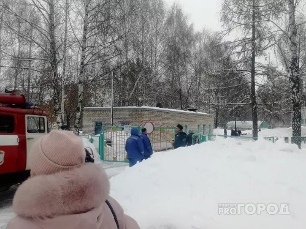Фото к статье: Чебоксарским родителям приходит рассылка с просьбой не приводить детей в садик