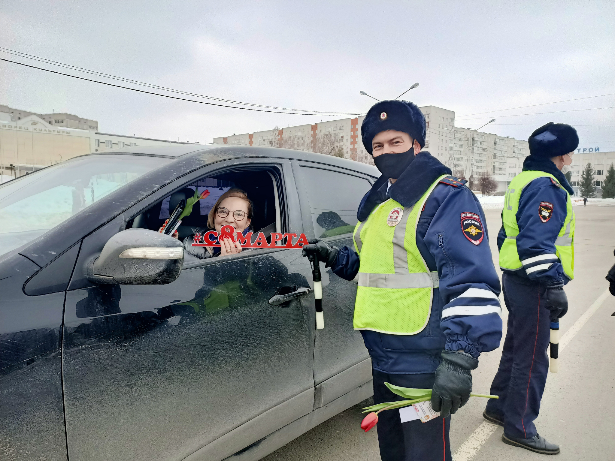 Женщины-водители Новочебоксарска получили подарки к празднику