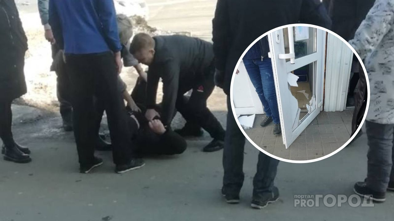 В Новочебоксарске мужчина сломал дверь магазина