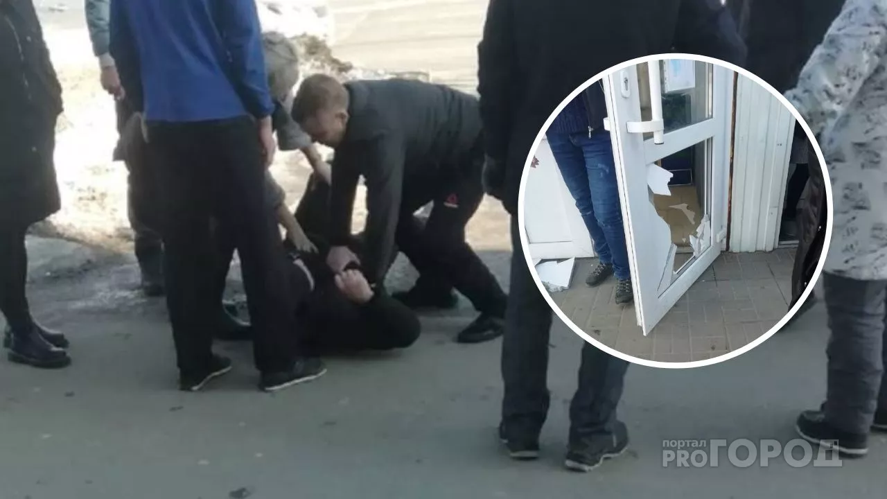 Фото к статье: В Новочебоксарске мужчина сломал дверь магазина