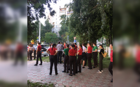 "Макдоналдс" в Новоюжном оцепили из-за подозрительного предмета