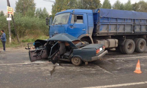 В Чувашии парень купил автомобиль и через несколько дней попал под КамАЗ