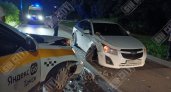 Пьяный новочебоксарский таксист попал  в аварию: разбил и машину, и лицо пассажирки
