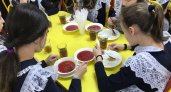 Власти Чувашии предложили школьникам проверить свои столовые