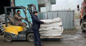 Семья Цветковых из Яльчиков отправила на Донбасс 60 тонн круп и 68 тонн семян