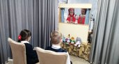 В Чувашии бабушки в народных костюмах навещают детей-инвалидов и показывают сказки