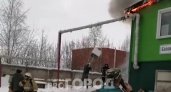 В Чебоксарах полыхает ангар автосервиса