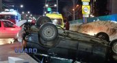 В Чебоксарах произошло ДТП с пострадавшими: перевернулась легковушка