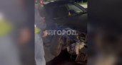 В Чебоксарах столкнулись две машины: предполагаемый виновник ДТП скрылся с места аварии