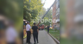 В чебоксарской пятиэтажке горит квартира на последнем этаже