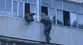 В Чебоксарах мужчина упал с высоты третьего этажа